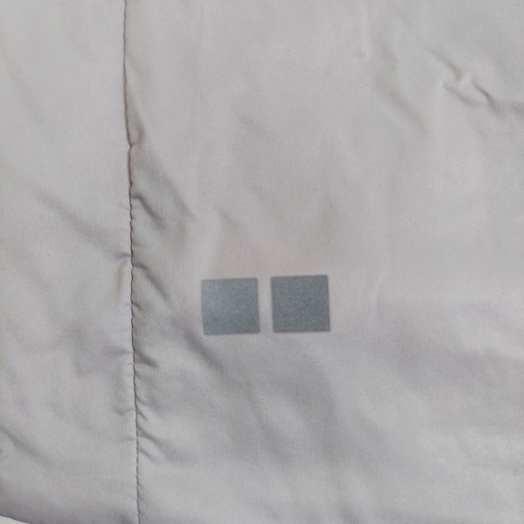 NWT Uniqlo Lightweight Windbreaker Jacket - Picture 8 of 9